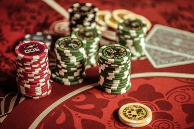 Card dealing and hand comparison Lucky Twins card dealing sequence on spv platform